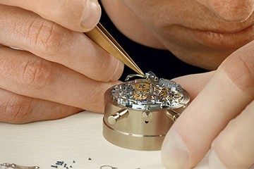 欧米茄官售后维修服务店电话